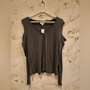 🆕 Emery Park NWT Olive Green Cold Shoulder V-Neck Top Cute V-Neck Detail Size M